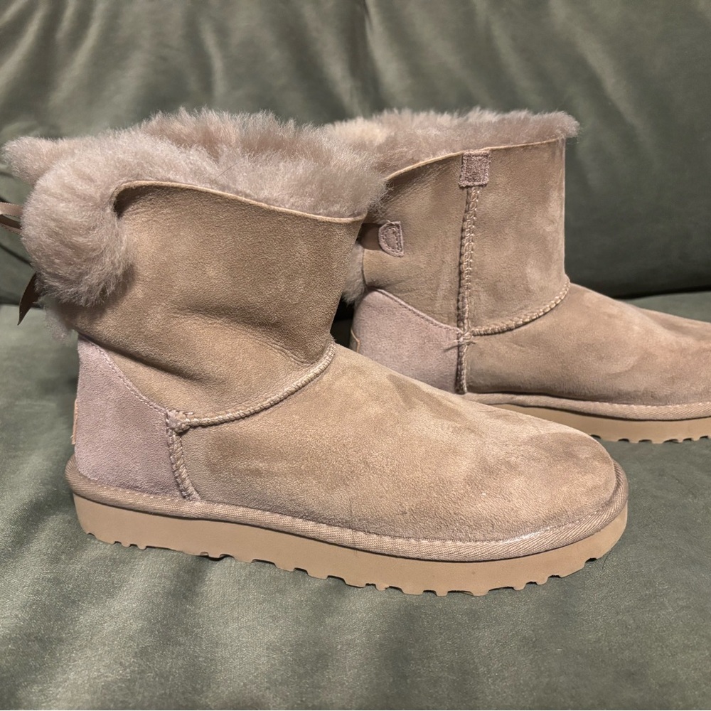 UGG Women's Short Bailey Bow Boots